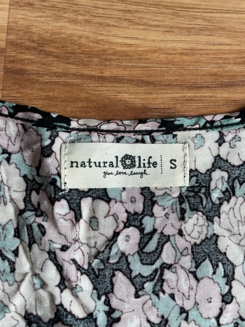 Natural Life Floral Boho V-Neck Blouse – Flowy Short Sleeve Top (S) - Picture 3 of 4